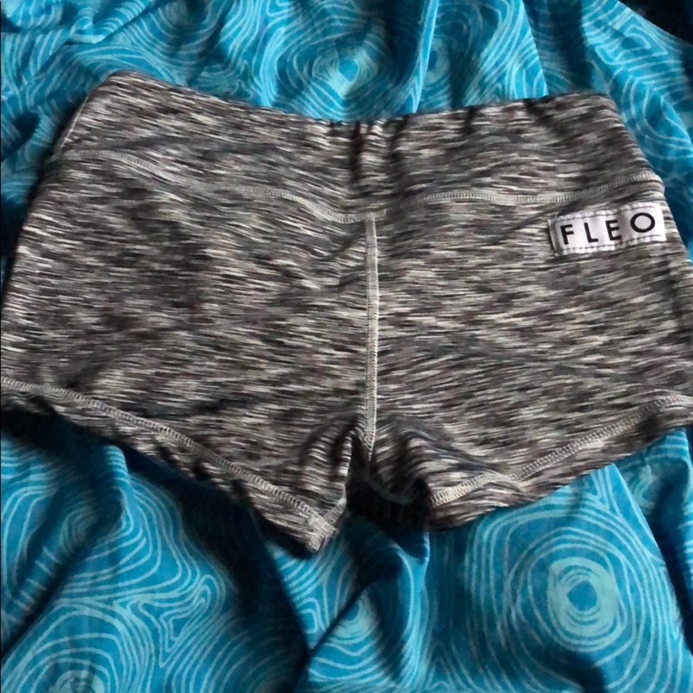 Grey fleo shorts!!